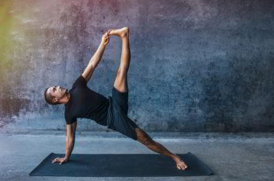 Подходит ли йога для мужчин: советы для начинающих и эффекты от практики