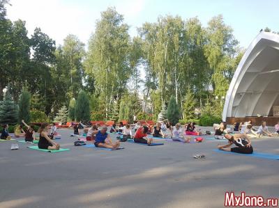 Скручивания из положения &laquo;сидя&raquo;