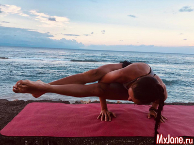Осваиваем Аштавакрасану Осваиваем Аштавакрасану