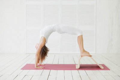 Самая эффективаня практика для позвоночника вместе с йогой критического выравнивания