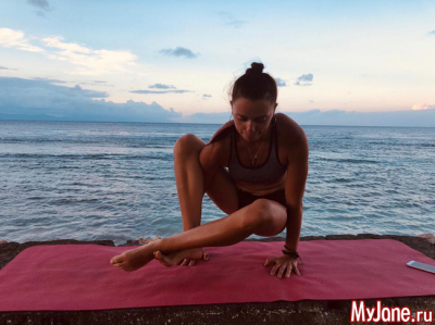 Осваиваем Аштавакрасану Осваиваем Аштавакрасану