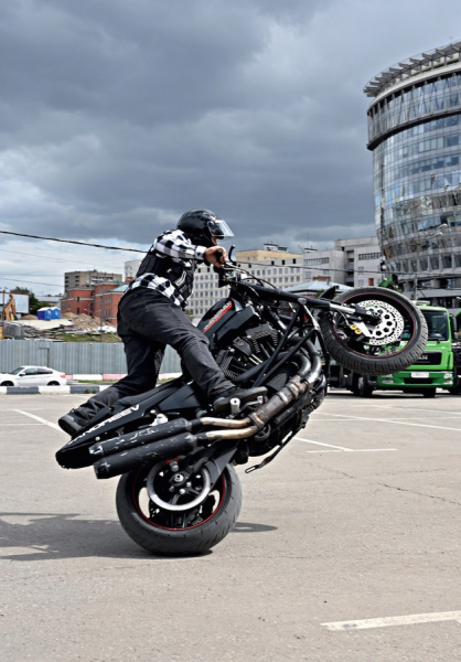 Тренировка байкера-трюкача: как заниматься, чтобы освоить стантрайдинг Тренировка байкера-трюкача: как заниматься, чтобы освоить стантрайдинг