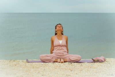 Обретение баланса и гармонии вместе с гормональной йогой для женщин Обретение баланса и гармонии вместе с гормональной йогой для женщин