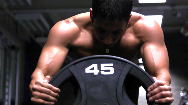 3 упражнения для мышц кора с блином для штанги: новый взгляд на любимый снаряд 3 упражнения для мышц кора с блином для штанги: новый взгляд на любимый снаряд