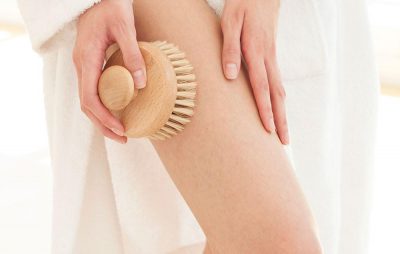 Сухой массаж щеткой от целлюлита