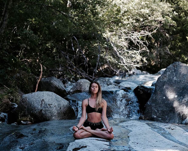 Медитация, которая поможет справиться с &laquo;обезьяньим умом&raquo; и навязчивыми мыслями